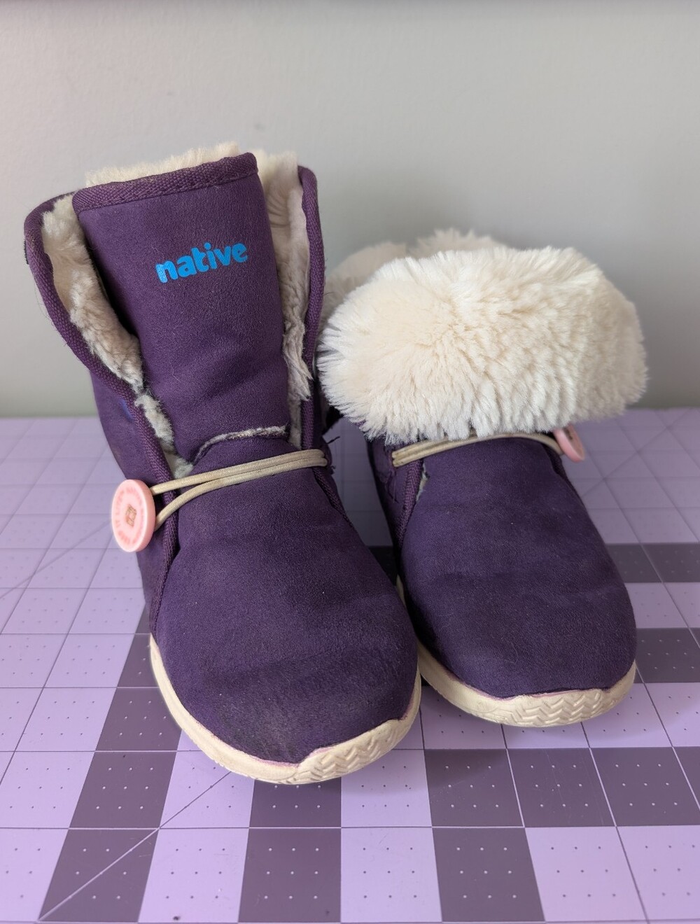 Native AP Luna winter fold over Boots Kids  toddler Size 13 Purple faux fur